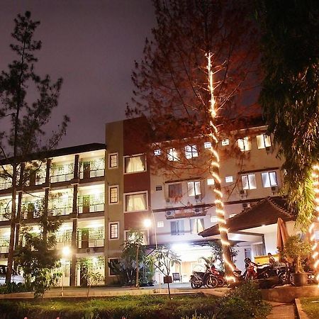 Hotel Lotus Bandung Bagian luar foto