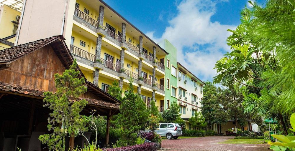 Hotel Lotus Bandung Bagian luar foto