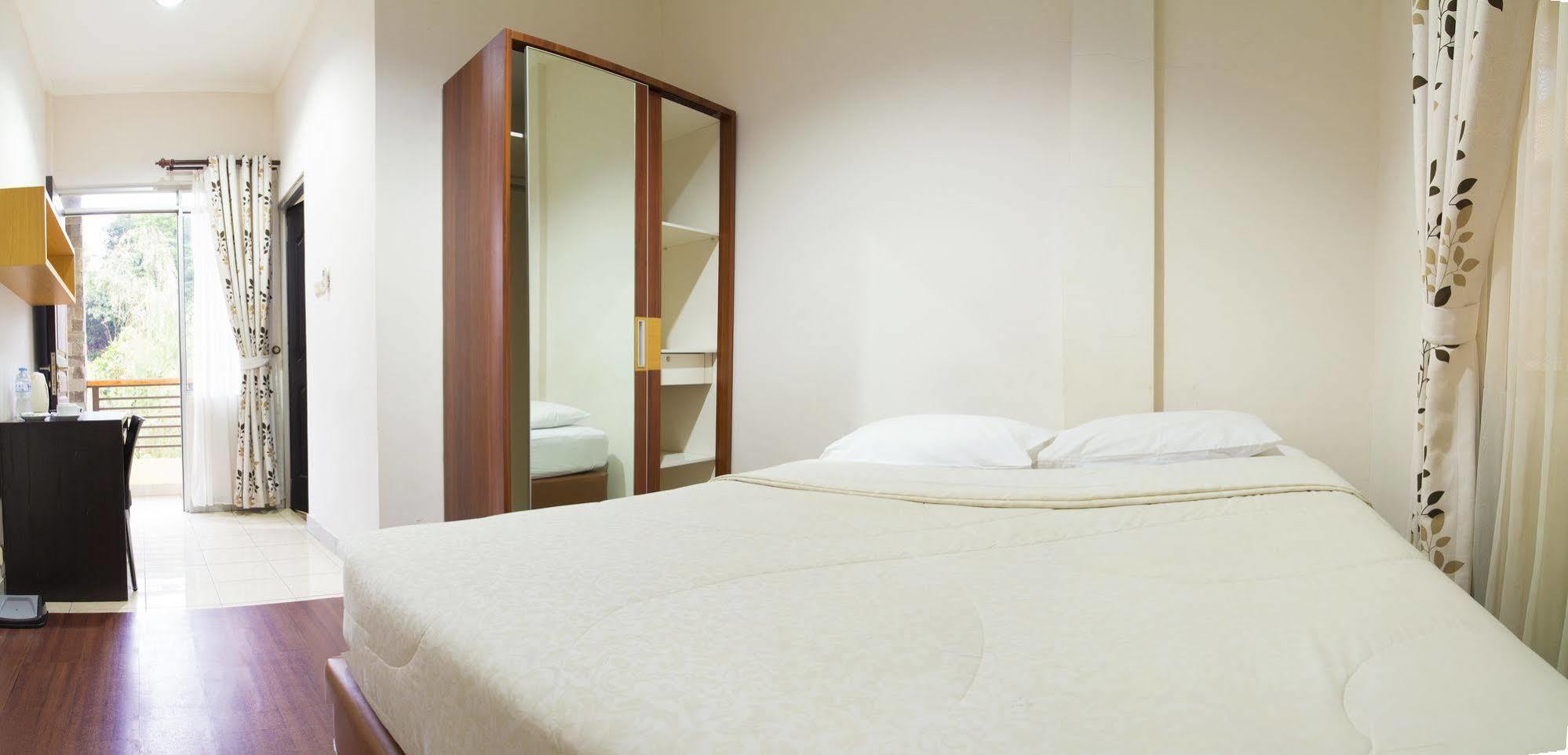 Hotel Lotus Bandung Bagian luar foto