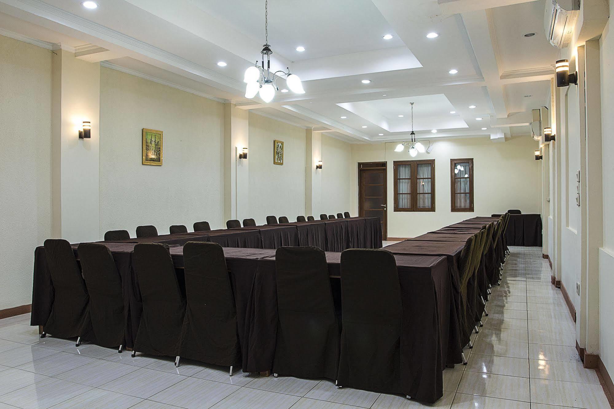 Hotel Lotus Bandung Bagian luar foto