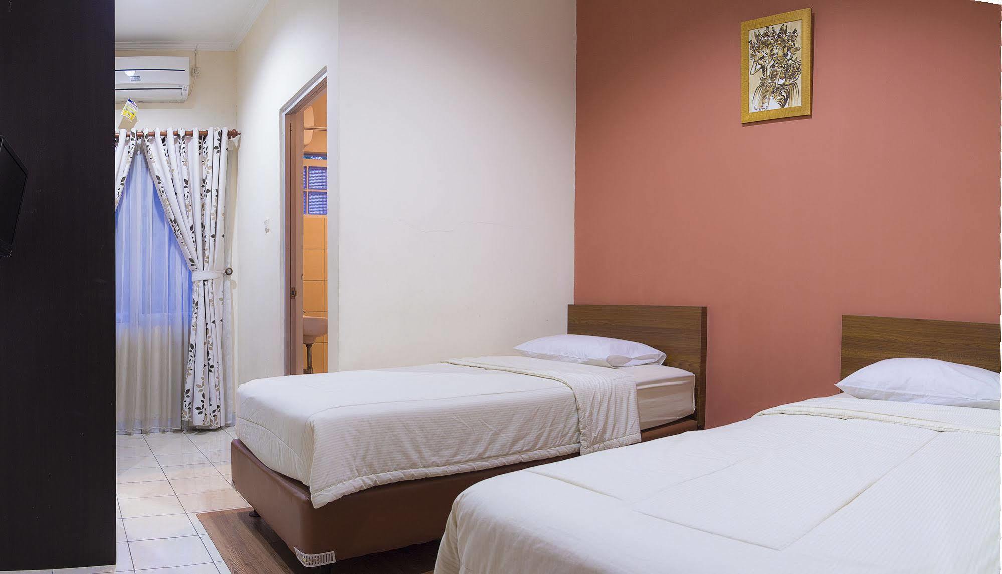 Hotel Lotus Bandung Bagian luar foto